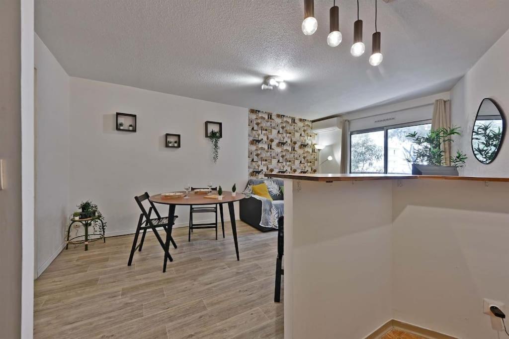 Appartamento Les Comtadins - Parking Gratuit - Balcon - Clim Avignone Esterno foto